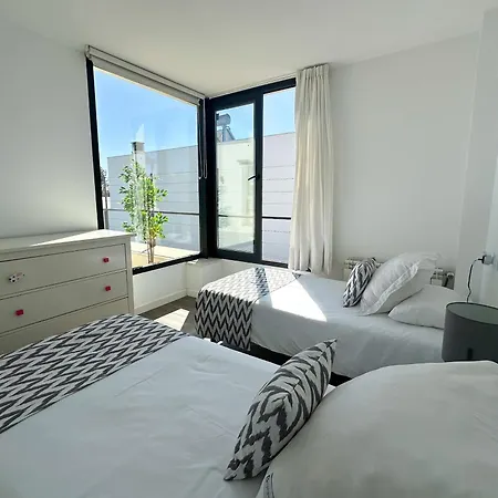 Apartment Moderna Con Piscina En