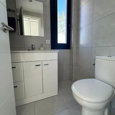 Moderna Con Piscina En Apartment