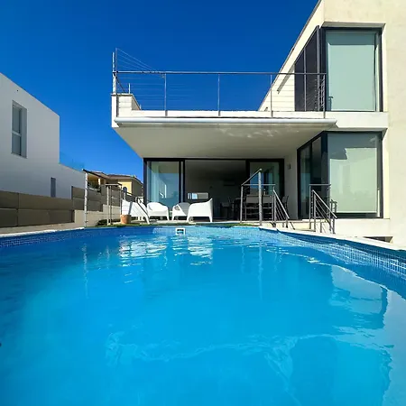 Apartment Moderna Con Piscina En *