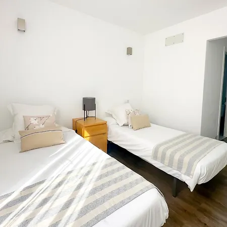 Moderna Con Piscina En Apartment *