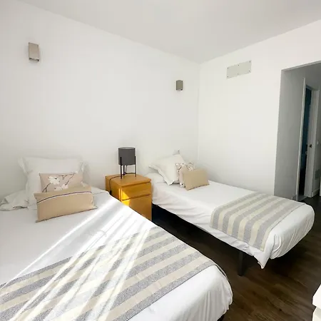 Apartment Moderna Con Piscina En *