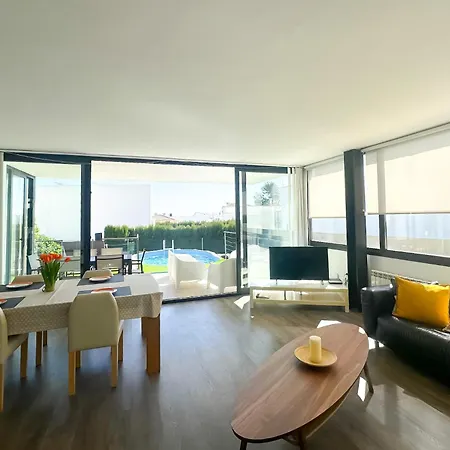 Apartment Moderna Con Piscina En